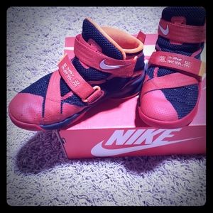 Nike Lebron Soldier IX Boys Shoes size 13 and 13.5